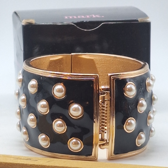 Avon mark. Black and Goldtone Faux Pearl-Embellished Clamper Bracelet - Picture 4 of 7